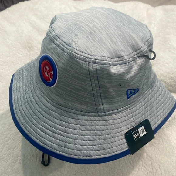New Era⚾️ Chicago Cubs Training Bucket Hat Gray/Royal Blue Trim OSFM - Picture 2 of 8